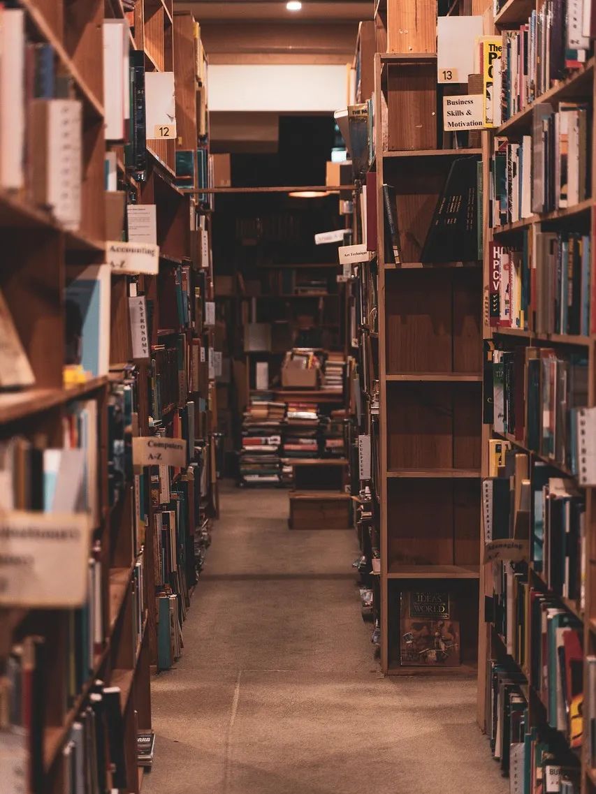 books-8934573_1280.jpg