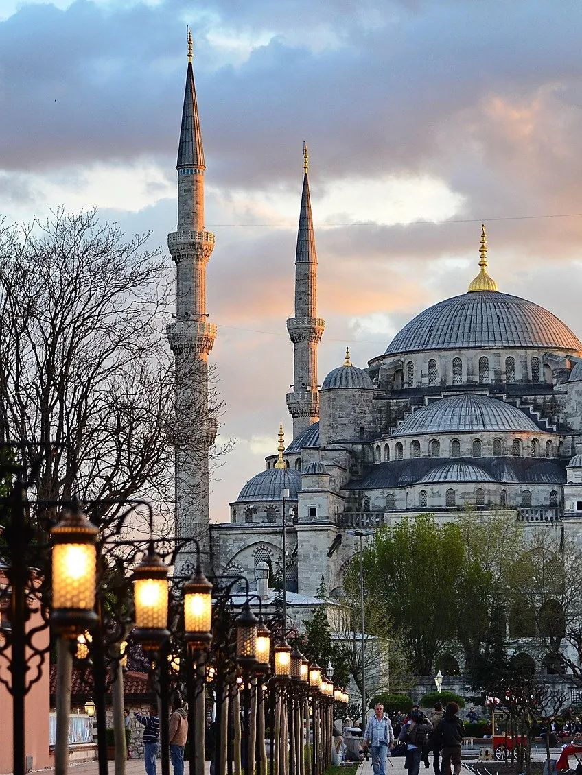 mosque-279015_1280.jpg