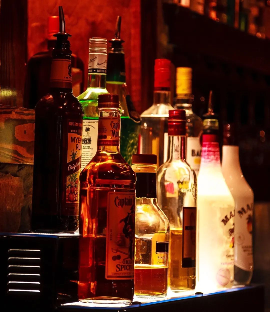 bar-2832543_1280.jpg