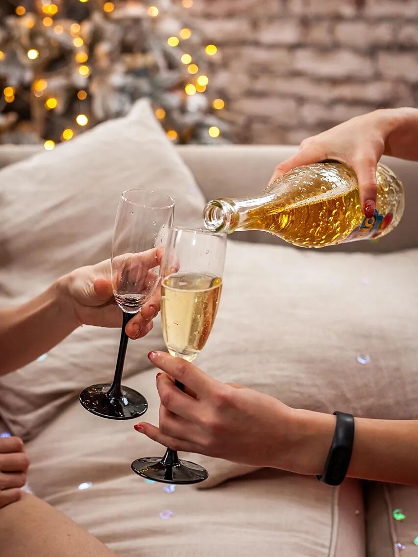 undefined champagne-4724302_1280.jpg