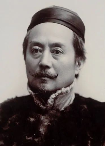 Gu_Hongming_c.1917_(cropped2).jpg